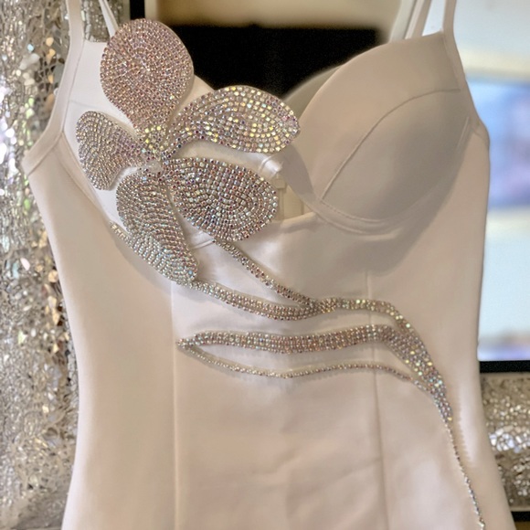 White Floral Appliqué Cutout Minidress in Diamond Blanc Designer Lux Par… - Picture 5 of 8